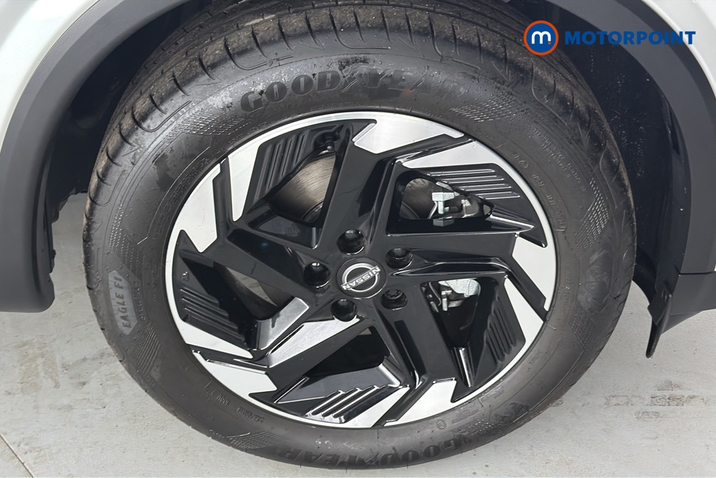 Nissan Qashqai N-Connecta Manual Petrol SUV - Stock Number (1681184) - 47th supplementary image