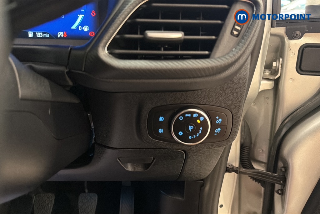 Ford Fiesta Titanium Vignale Manual Petrol Hatchback - Stock Number (1679576) - 11th supplementary image