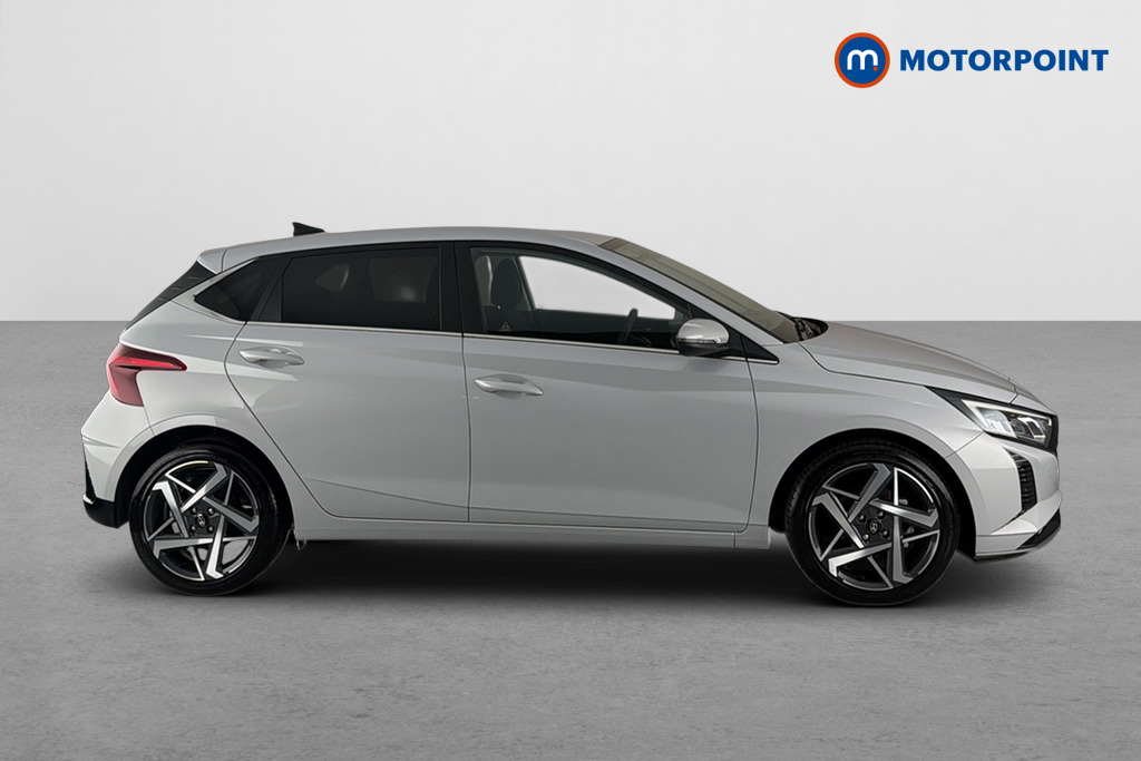 Hyundai I20 Premium Automatic Petrol Hatchback - Stock Number (1680337) - Passenger side