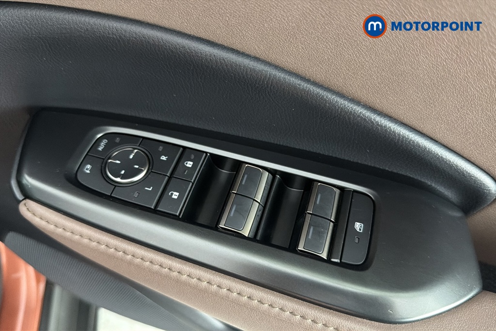 Lexus LBX Premium Automatic Petrol-Electric Hybrid SUV - Stock Number (1681407) - 19th supplementary image