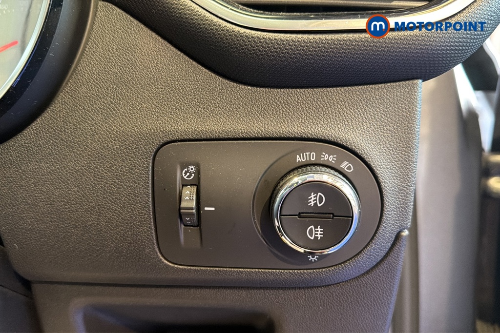 Vauxhall Crossland Ultimate Manual Diesel SUV - Stock Number (1662914) - 11th supplementary image