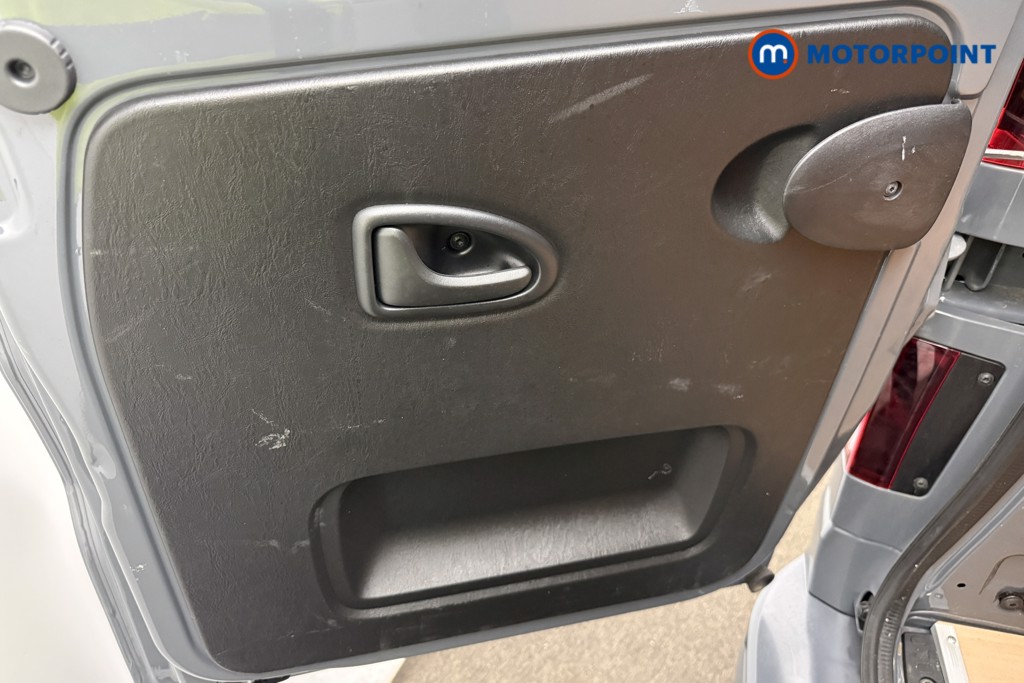 Renault Trafic Extra Sport Manual Diesel Panel Van - Stock Number (1671885) - 42nd supplementary image