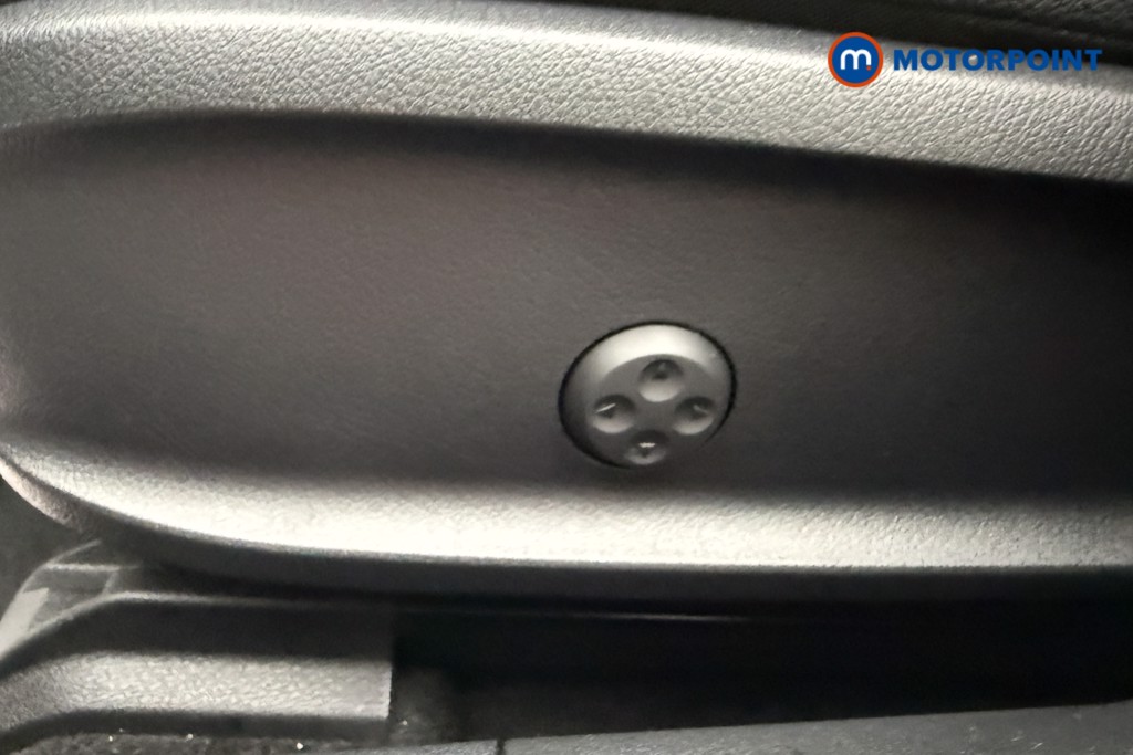 Mercedes-Benz A Class Amg Line Automatic Petrol Saloon - Stock Number (1674455) - 11th supplementary image