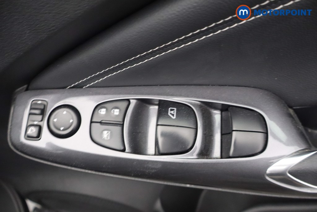 Nissan Juke N-Connecta Automatic Petrol SUV - Stock Number (1677796) - 12th supplementary image
