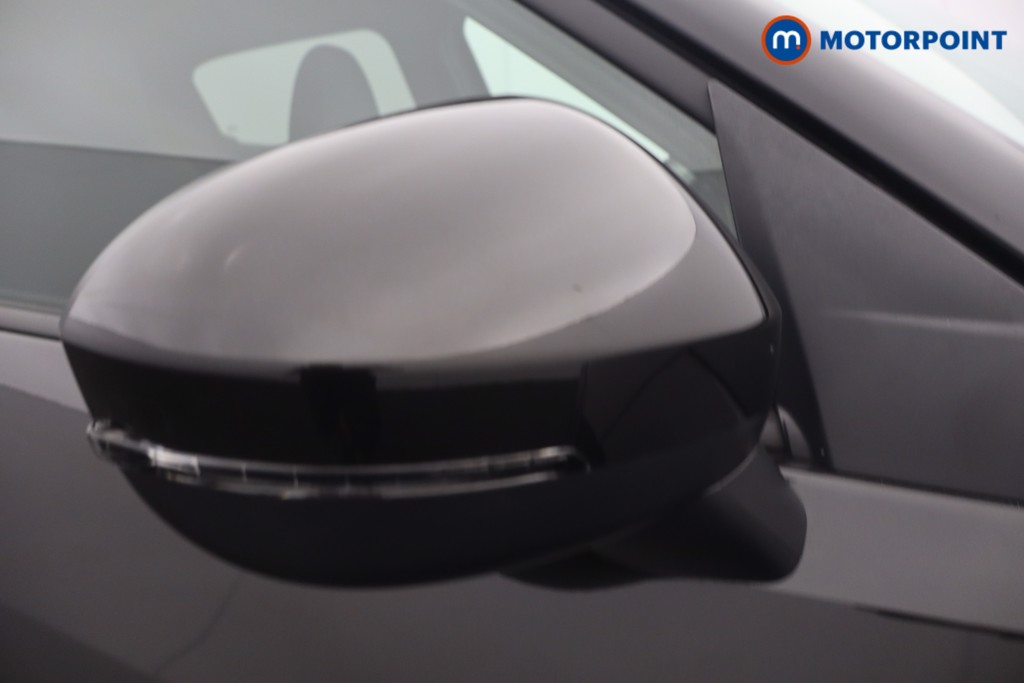 Nissan Juke N-Connecta Automatic Petrol SUV - Stock Number (1677796) - 23rd supplementary image