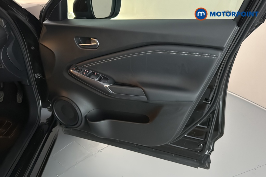Nissan Juke N-Connecta Automatic Petrol SUV - Stock Number (1677797) - 18th supplementary image