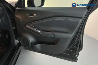 Nissan Juke N-Connecta Automatic Petrol SUV - Stock Number (1677797) - 18th supplementary image