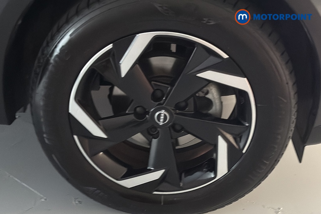 Nissan Juke N-Connecta Automatic Petrol SUV - Stock Number (1677797) - 47th supplementary image