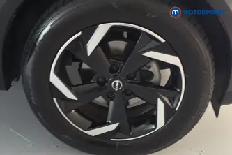 Nissan Juke N-Connecta Automatic Petrol SUV - Stock Number (1677797) - 47th supplementary image