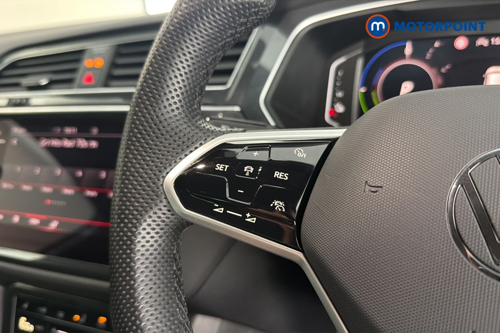 Volkswagen Tiguan R-Line Automatic Petrol Plug-In Hybrid SUV - Stock Number (1678550) - 4th supplementary image