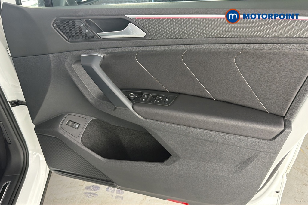 Volkswagen Tiguan R-Line Automatic Petrol Plug-In Hybrid SUV - Stock Number (1678550) - 18th supplementary image