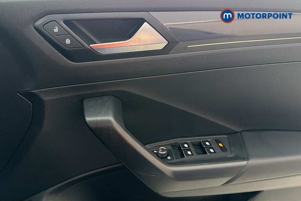 Volkswagen T-Roc R-Line Manual Petrol SUV - Stock Number (1678618) - 10th supplementary image