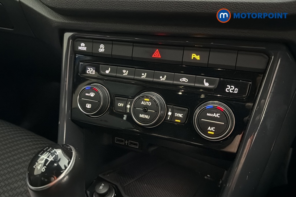 Volkswagen T-Roc R-Line Manual Petrol SUV - Stock Number (1678618) - 12th supplementary image