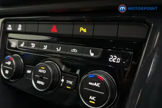 Volkswagen T-Roc R-Line Manual Petrol SUV - Stock Number (1678618) - 14th supplementary image