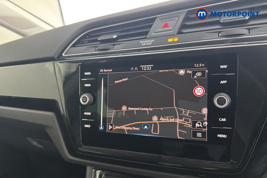 Volkswagen Touran SEL Automatic Petrol People Carrier - Stock Number (1678707) - 9th supplementary image