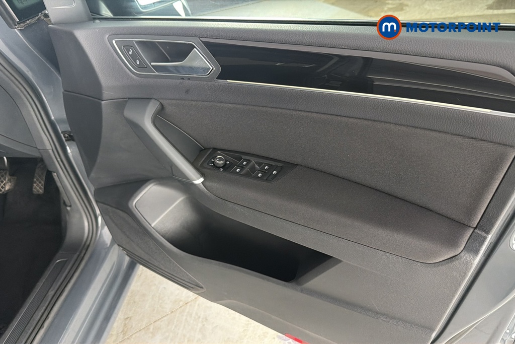Volkswagen Touran SEL Automatic Petrol People Carrier - Stock Number (1678707) - 18th supplementary image