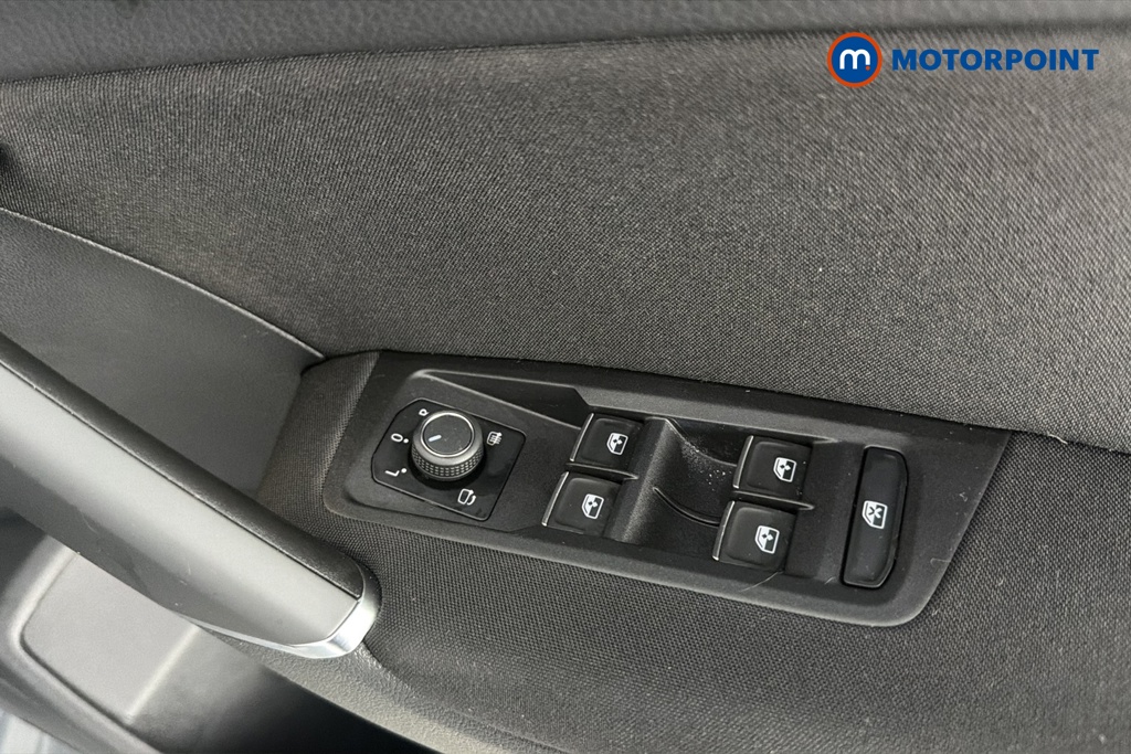 Volkswagen Touran SEL Automatic Petrol People Carrier - Stock Number (1678707) - 19th supplementary image