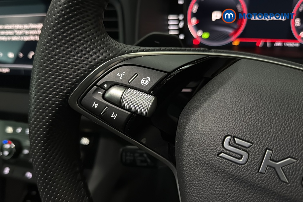 Skoda Karoq Sportline Edition Automatic Petrol SUV - Stock Number (1679907) - 4th supplementary image