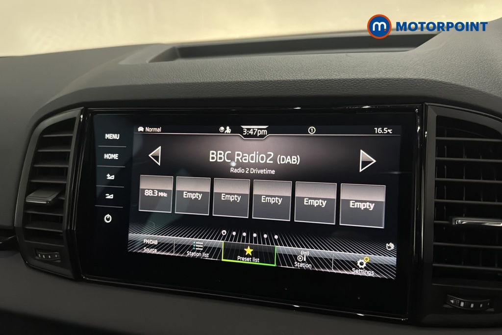 Skoda Karoq Sportline Edition Automatic Petrol SUV - Stock Number (1679907) - 8th supplementary image