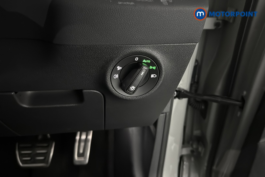 Skoda Karoq Sportline Edition Automatic Petrol SUV - Stock Number (1679907) - 15th supplementary image