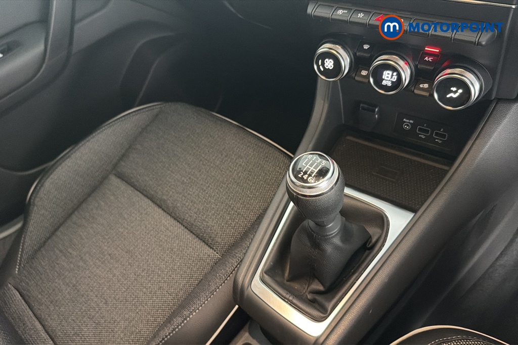 Renault Captur Techno Manual Petrol SUV - Stock Number (1680377) - 15th supplementary image