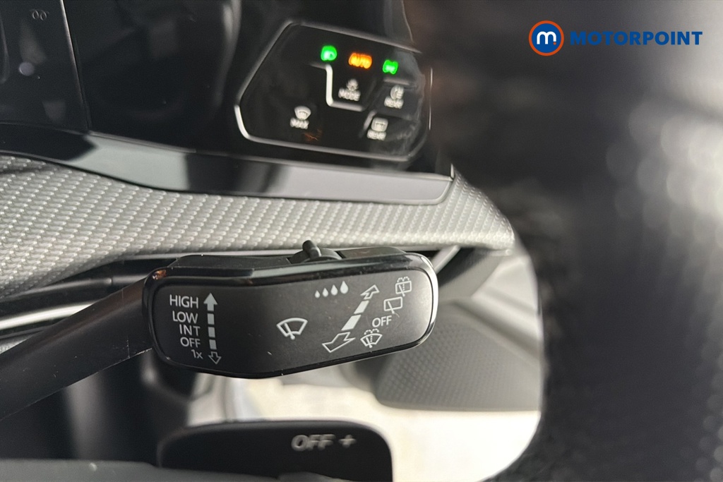 Volkswagen Golf R-Line Automatic Petrol Hatchback - Stock Number (1680880) - 6th supplementary image