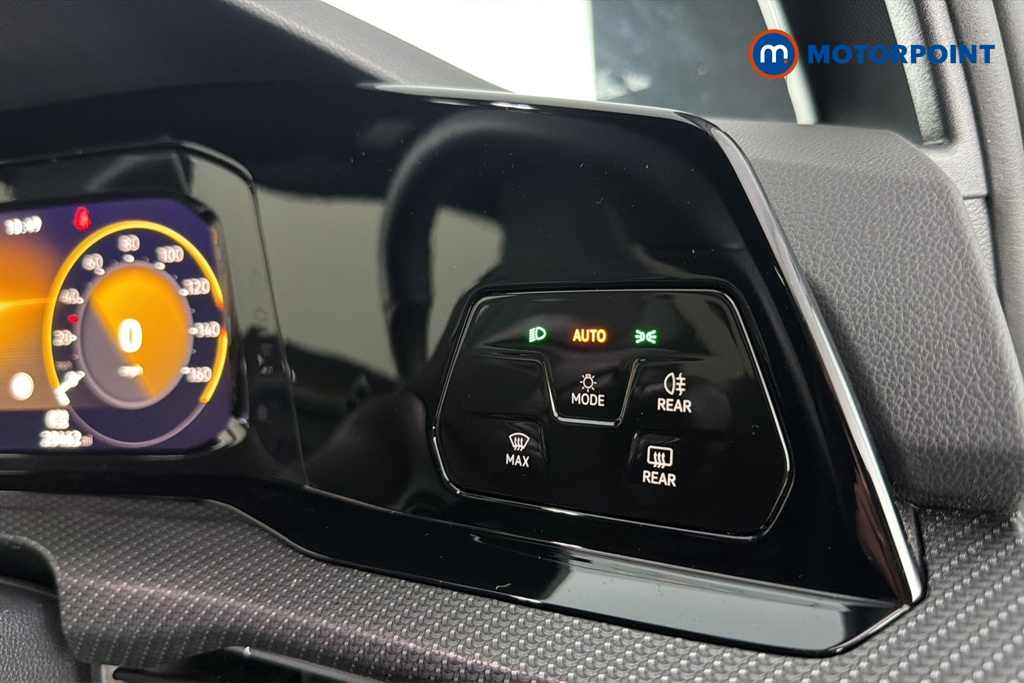 Volkswagen Golf R-Line Automatic Petrol Hatchback - Stock Number (1680880) - 11th supplementary image