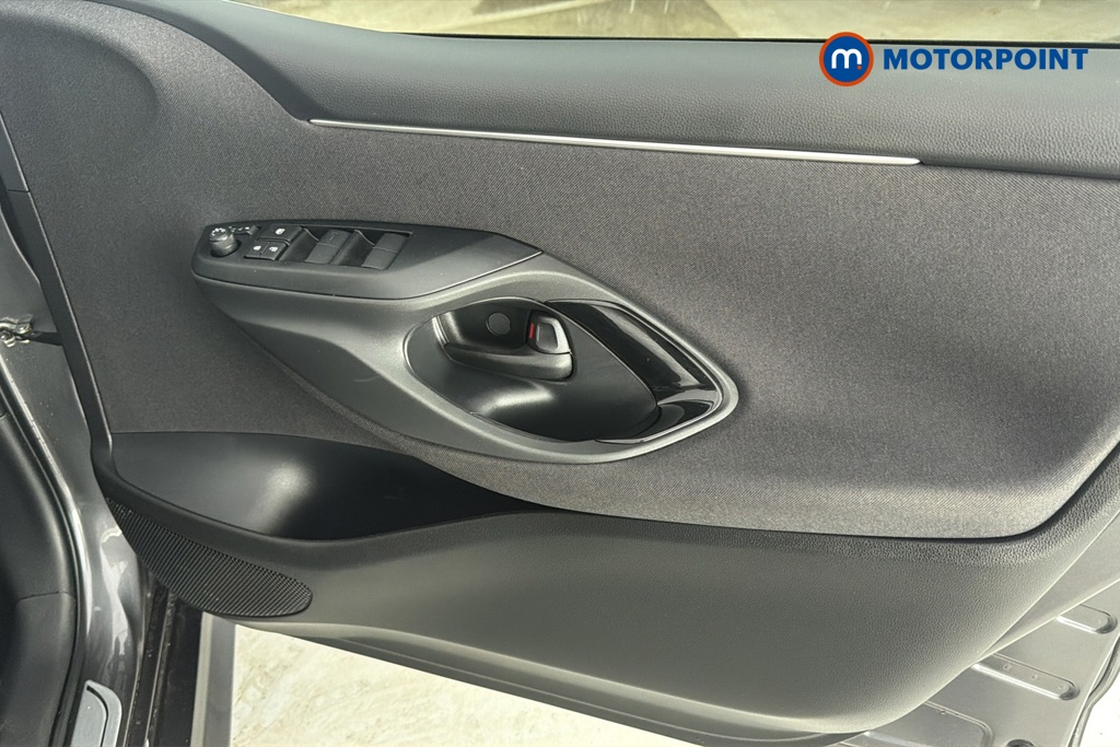 Toyota Yaris Excel Automatic Petrol-Electric Hybrid Hatchback - Stock Number (1681112) - 18th supplementary image