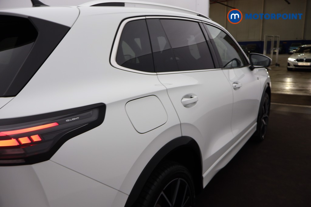 Volkswagen Tiguan R-Line Automatic Petrol Plug-In Hybrid SUV - Stock Number (1667400) - 27th supplementary image