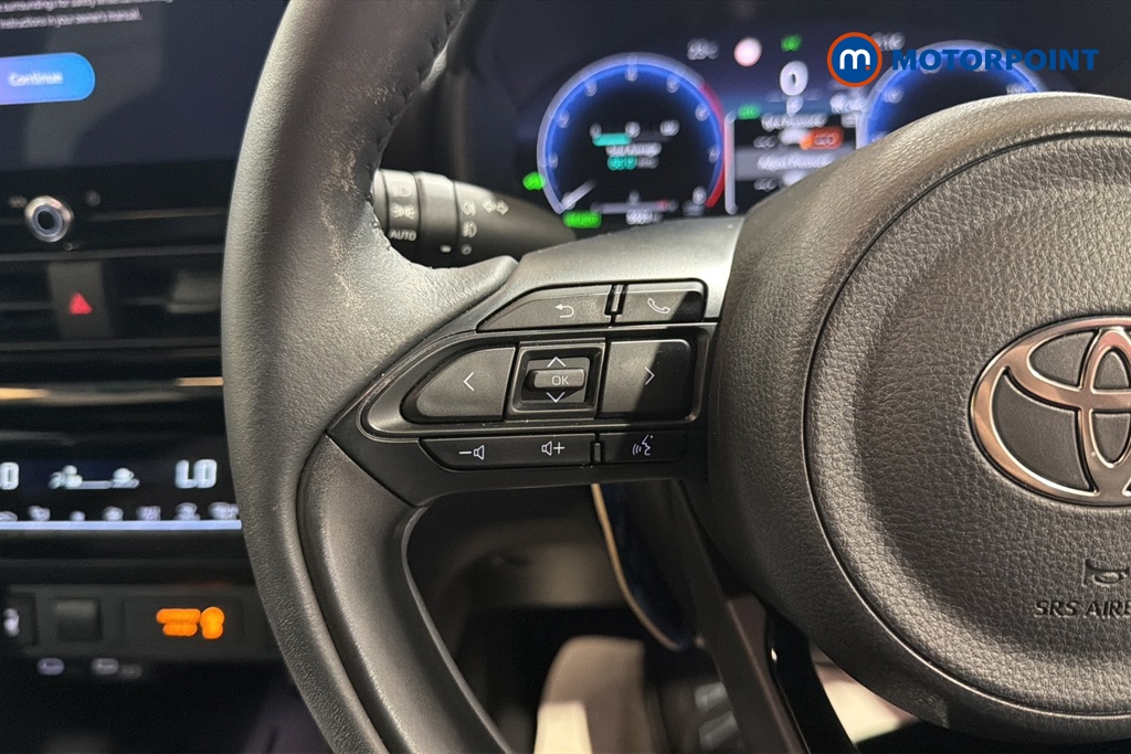 Toyota Yaris Cross Excel Automatic Petrol-Electric Hybrid Estate - Stock Number (1668714) - 4th supplementary image