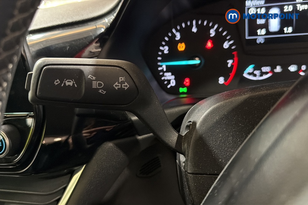 Ford Fiesta Zetec Manual Petrol Hatchback - Stock Number (1670682) - 5th supplementary image