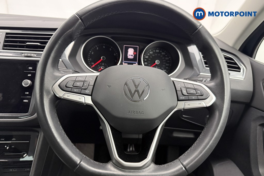 Volkswagen Tiguan Life Automatic Petrol SUV - Stock Number (1672605) - 5th supplementary image