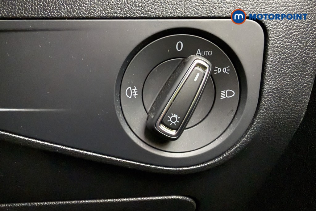 Volkswagen Tiguan Life Automatic Petrol SUV - Stock Number (1672605) - 17th supplementary image