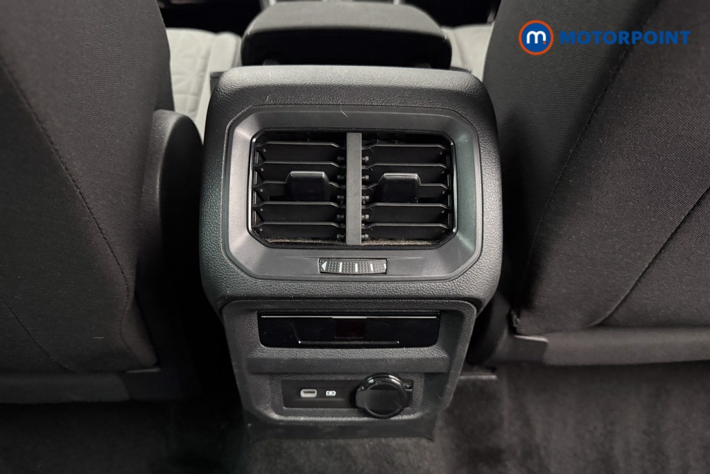 Volkswagen Tiguan Life Automatic Petrol SUV - Stock Number (1672605) - 21st supplementary image