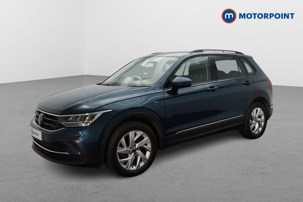 Volkswagen Tiguan Life Automatic Petrol SUV - Stock Number (1672605) - Passenger side front corner