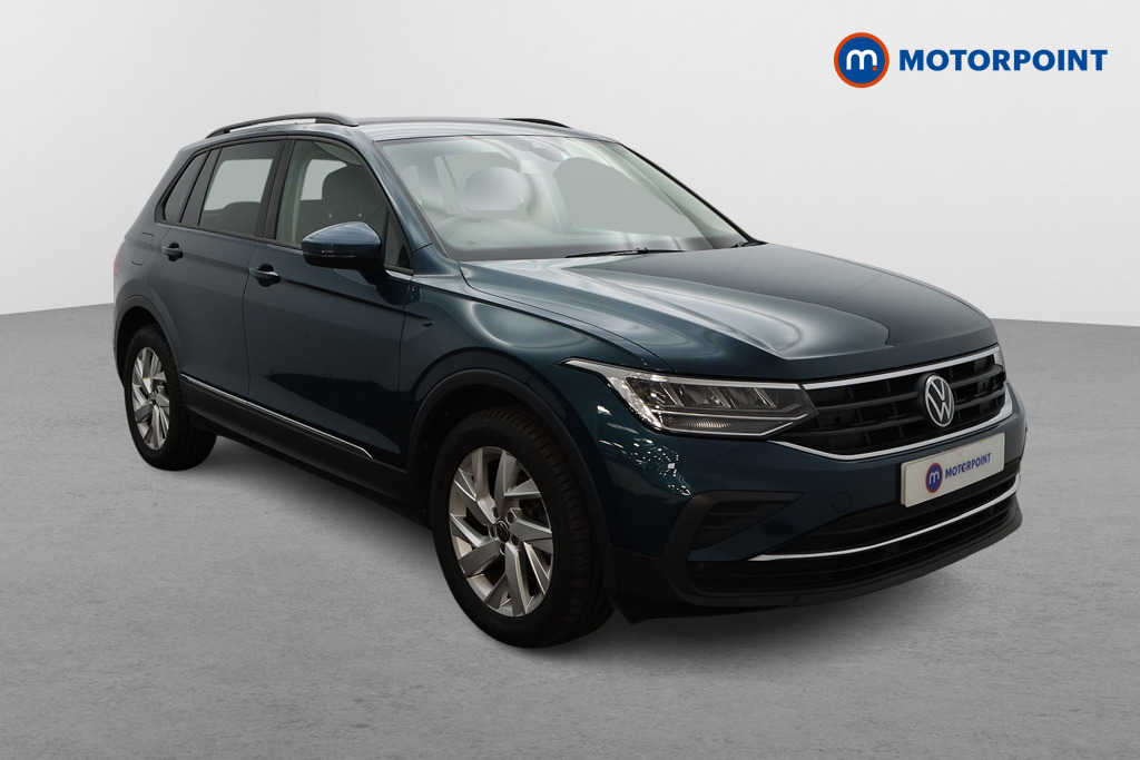 Volkswagen Tiguan Life Automatic Petrol SUV - Stock Number (1672605) - Drivers side front corner