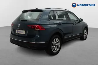 Volkswagen Tiguan Life Automatic Petrol SUV - Stock Number (1672605) - Drivers side rear corner