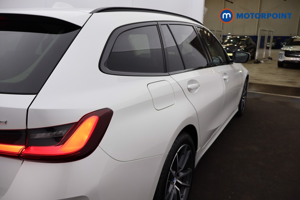 BMW 3 Series Sport Automatic Petrol Plug-In Hybrid Estate - Stock Number (1675970) - 30th supplementary image