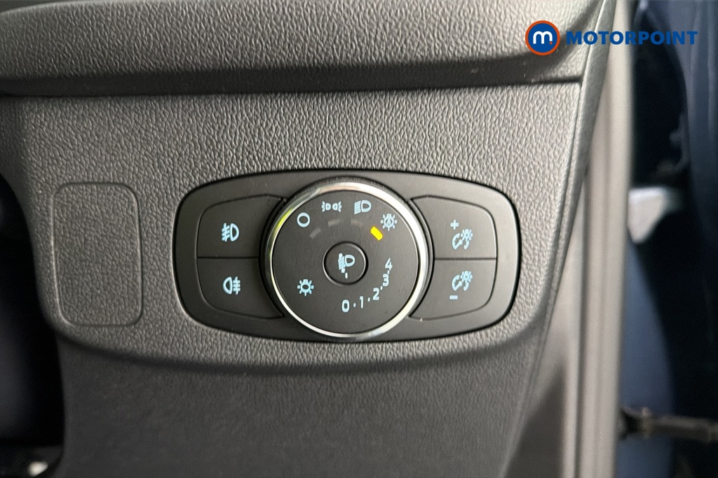 Ford Focus Titanium X Manual Petrol Hatchback - Stock Number (1676030) - 11th supplementary image