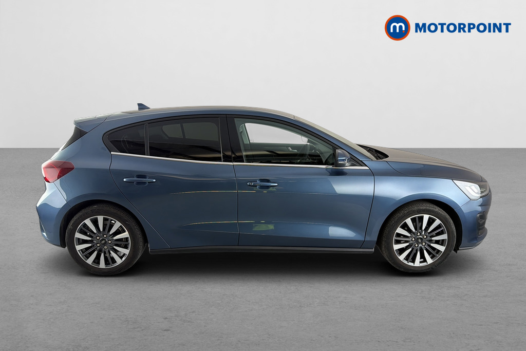 Ford Focus Titanium X Manual Petrol Hatchback - Stock Number (1676030) - Passenger side