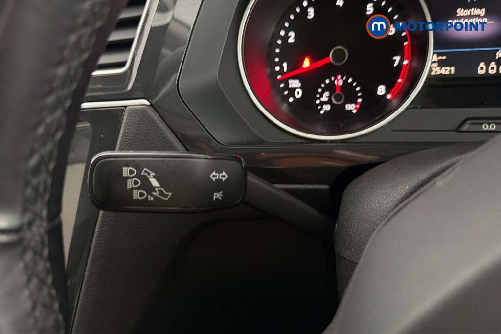 Volkswagen Tiguan Life Automatic Petrol SUV - Stock Number (1677345) - 5th supplementary image