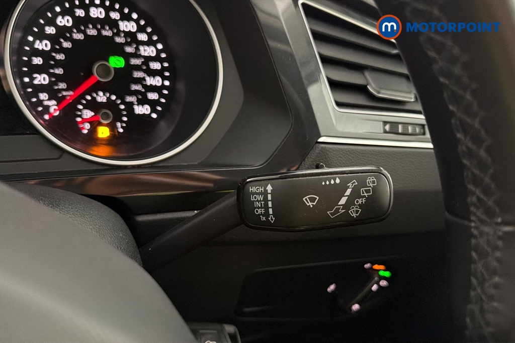 Volkswagen Tiguan Life Automatic Petrol SUV - Stock Number (1677345) - 6th supplementary image