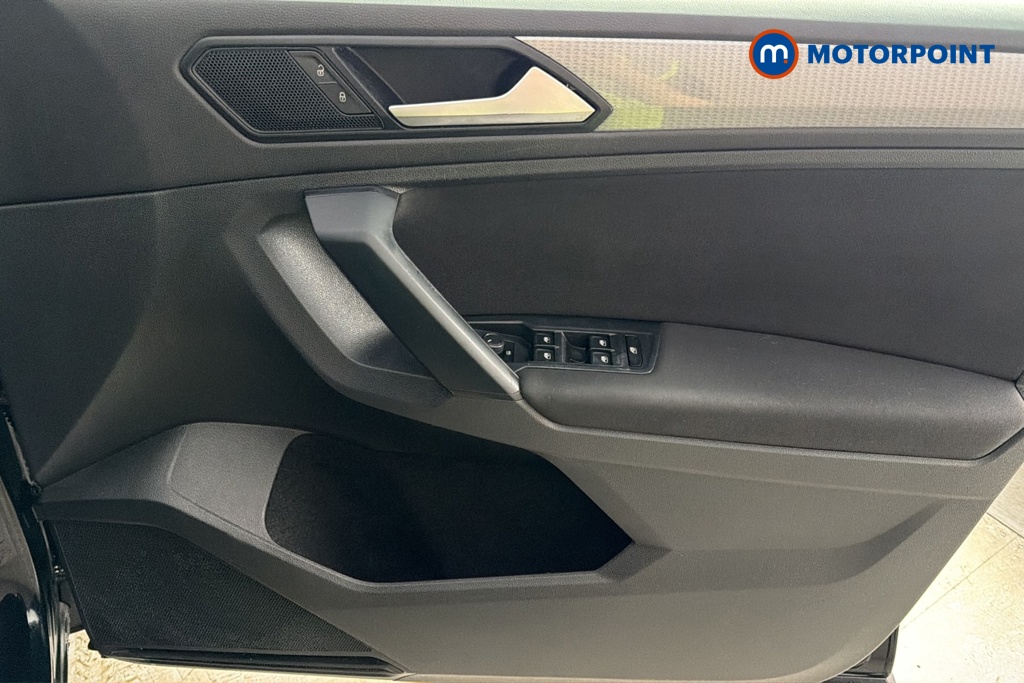 Volkswagen Tiguan Life Automatic Petrol SUV - Stock Number (1677345) - 18th supplementary image