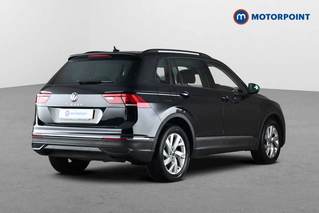 Volkswagen Tiguan Life Automatic Petrol SUV - Stock Number (1677345) - Passenger side rear corner