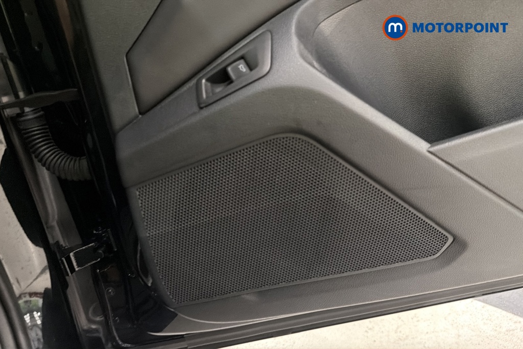 Volkswagen T-Roc Black Edition Plus Manual Petrol SUV - Stock Number (1679705) - 21st supplementary image