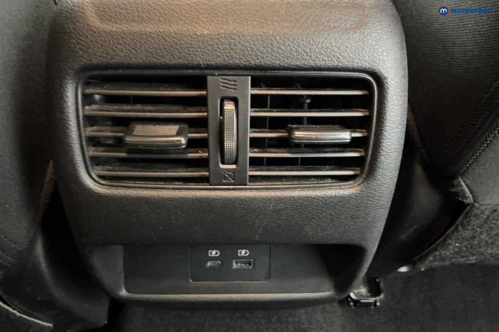Nissan Qashqai N-Connecta Manual Petrol SUV - Stock Number (1679773) - 10th supplementary image