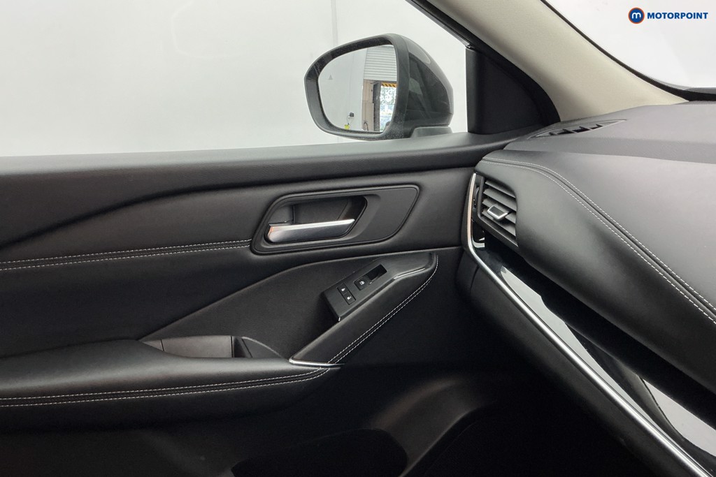 Nissan Qashqai N-Connecta Manual Petrol SUV - Stock Number (1679773) - 21st supplementary image