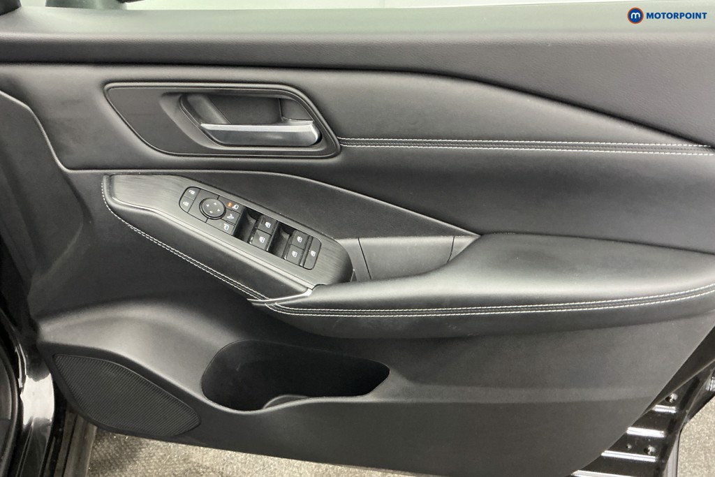 Nissan Qashqai N-Connecta Manual Petrol SUV - Stock Number (1679773) - 26th supplementary image