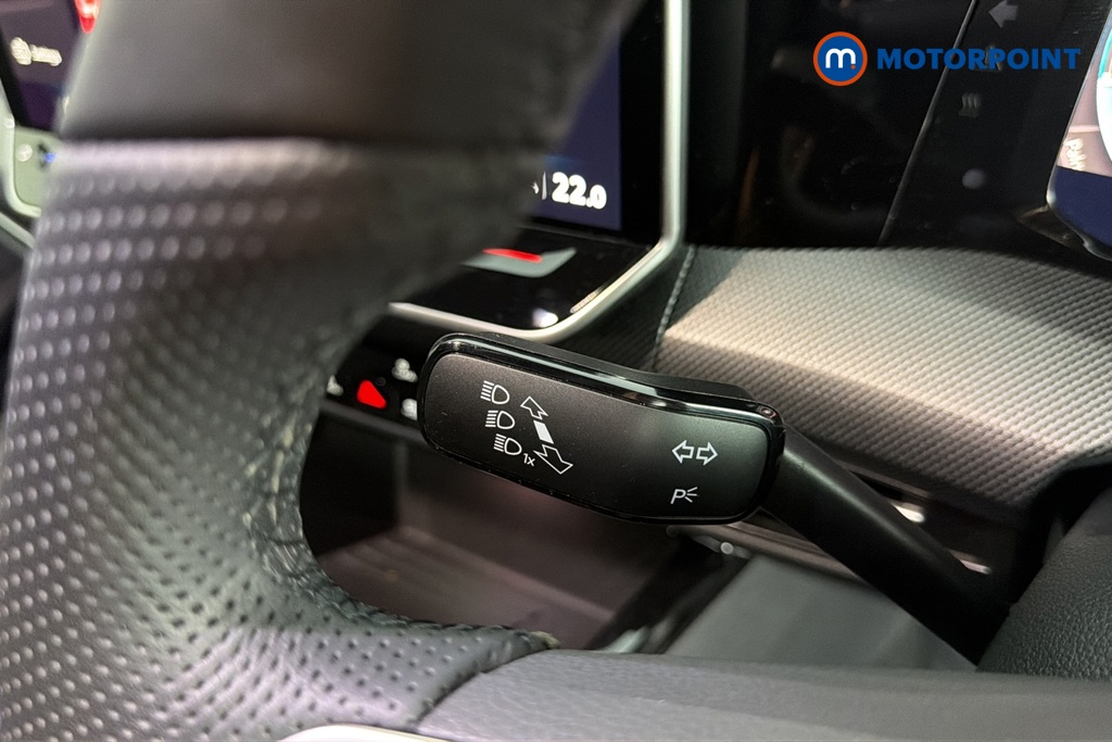 Volkswagen Golf R-Line Manual Petrol Hatchback - Stock Number (1680207) - 5th supplementary image