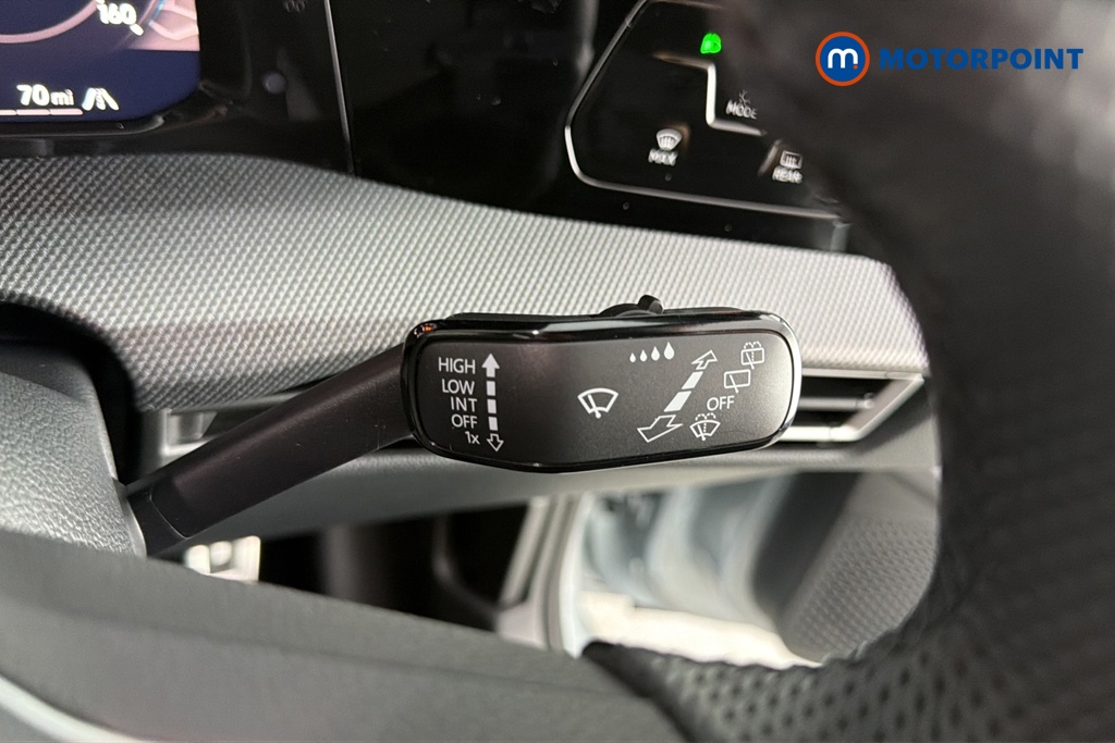 Volkswagen Golf R-Line Manual Petrol Hatchback - Stock Number (1680207) - 6th supplementary image